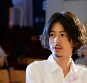 降り積もれ孤独な死よ】に出演中の成田凌さんの髪型8選！美容師