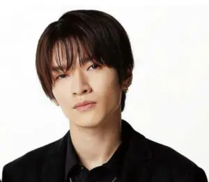 深澤辰哉さんの髪型を真似したい！美容師が教えるスタイリングのコツと